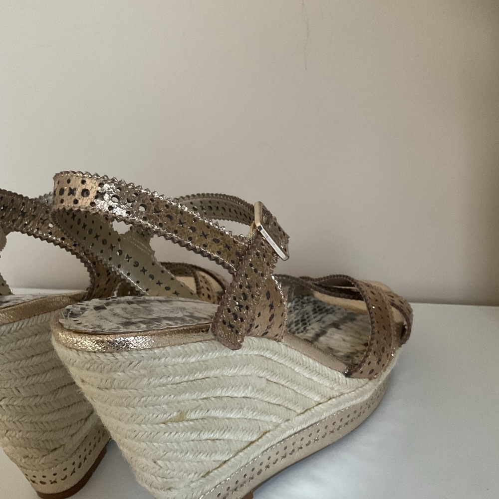 Gianni Bini Gold Metallic Espadrille Platform Wedge Sandals Size 8 - Picture 8 of 13